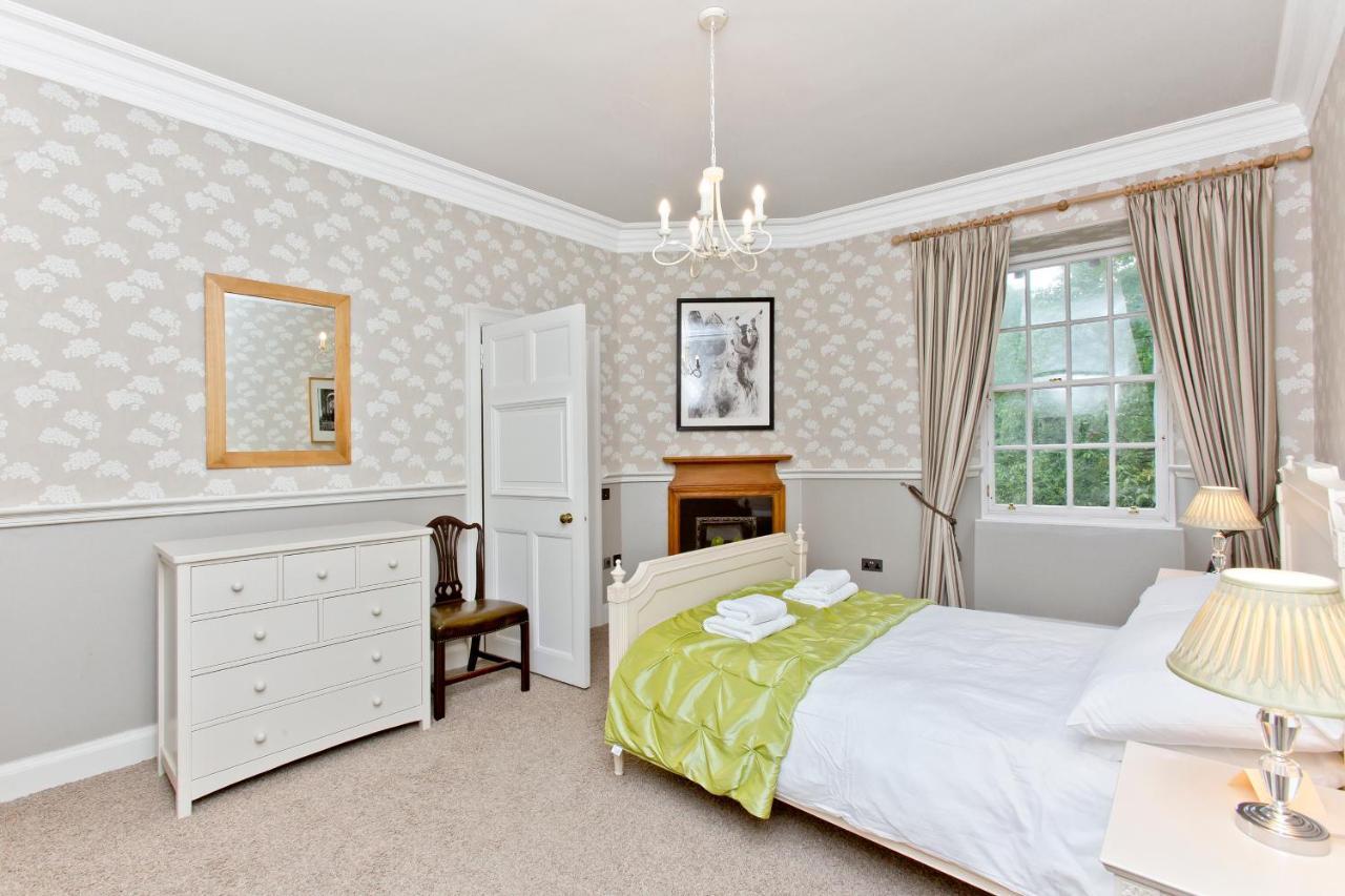 Luxury 3-Bedroom Apartment With Stunning Views At Ramsay Garden Edynburg Zewnętrze zdjęcie